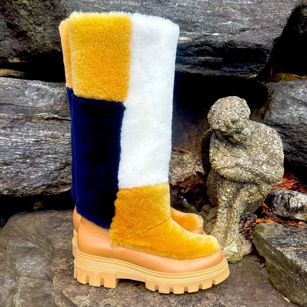 FREE PEOPLE REAL FUR TALL COLORBLOCK BOOTS - 37 EURO/ 7 US 💙🤍🤎❄️ - Picture 5 of 10